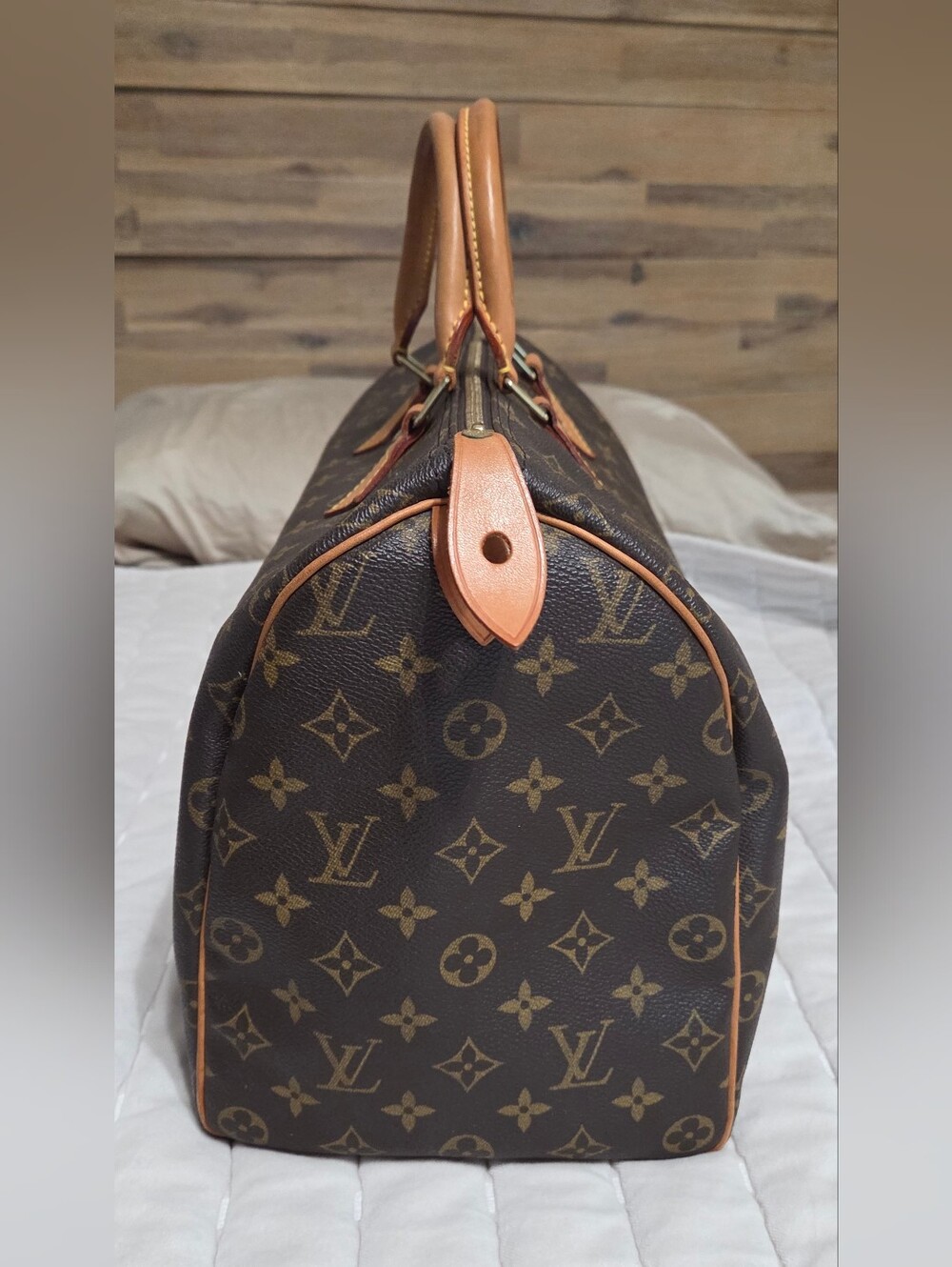 SOLD-Louis Vuitton Speedy 40 - Picture 2 of 16